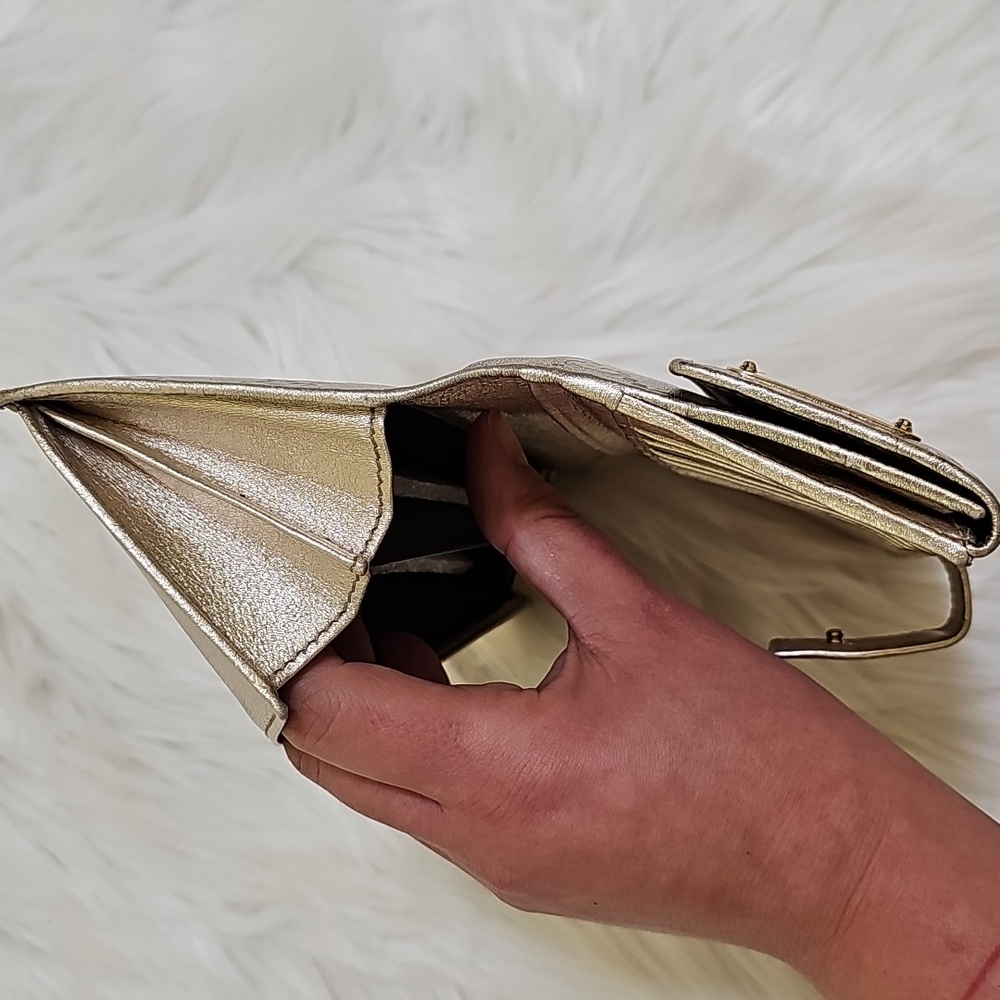 Gucci Metallic Gold Guccissima Leather Indy Continental Wallet - Picture 16 of 17